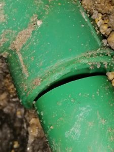 كشف تسربات المياه فحص