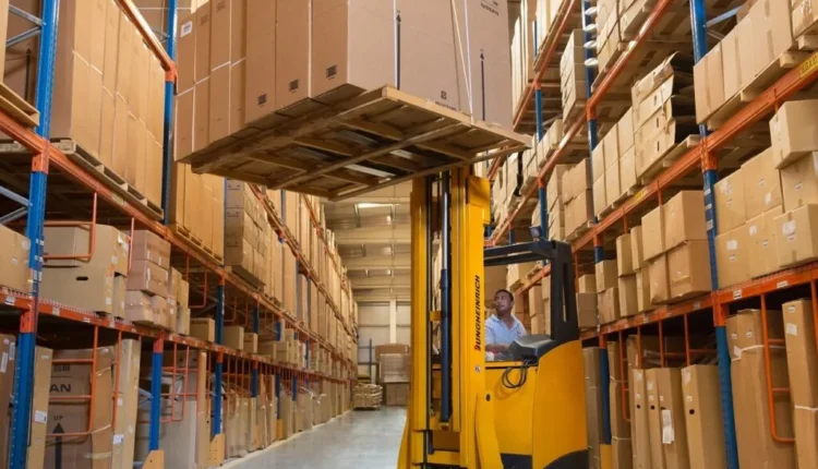 تخزين أثاث بالرياض